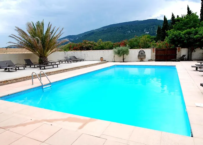 Casa de Férias Château De Floure - Et Piscine Extérieure Chauffée *
